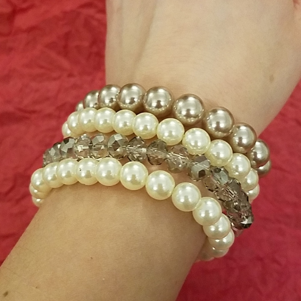 The Limited Pearl and Beads Bracelet Set